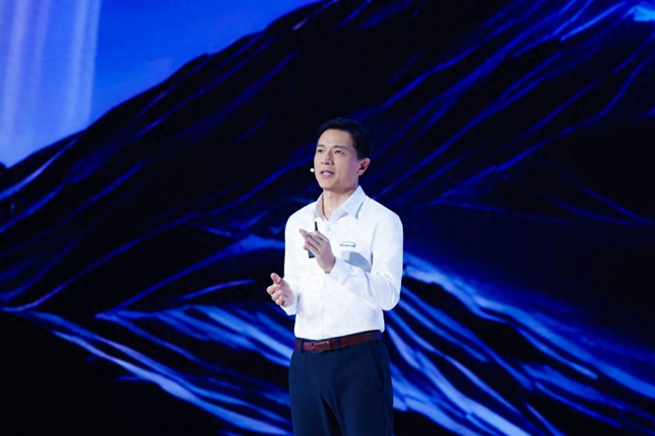 用户借助百度迈入超级生产力时代，内化AI能力变革未来