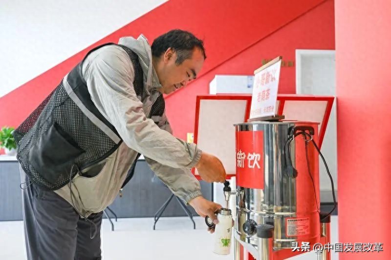 龙头企业如何成为稳就业的强大引擎？