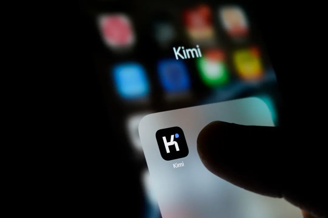 梁文锋与杨植麟再度交锋，谁能胜出？