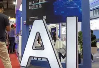 “Cursor”代码神器热潮来袭，程序员与开发者如何迎接AI革命？