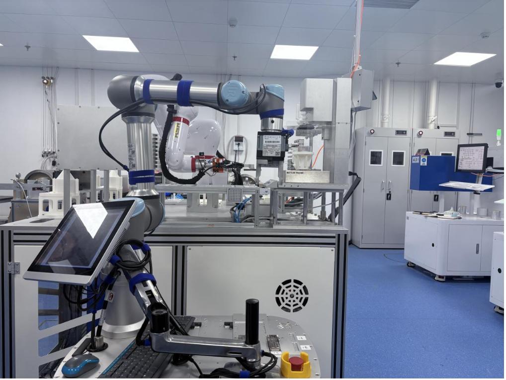 全球AI竞赛加速：GPT-5.2上线，中国硬实力助力登顶第一梯队！