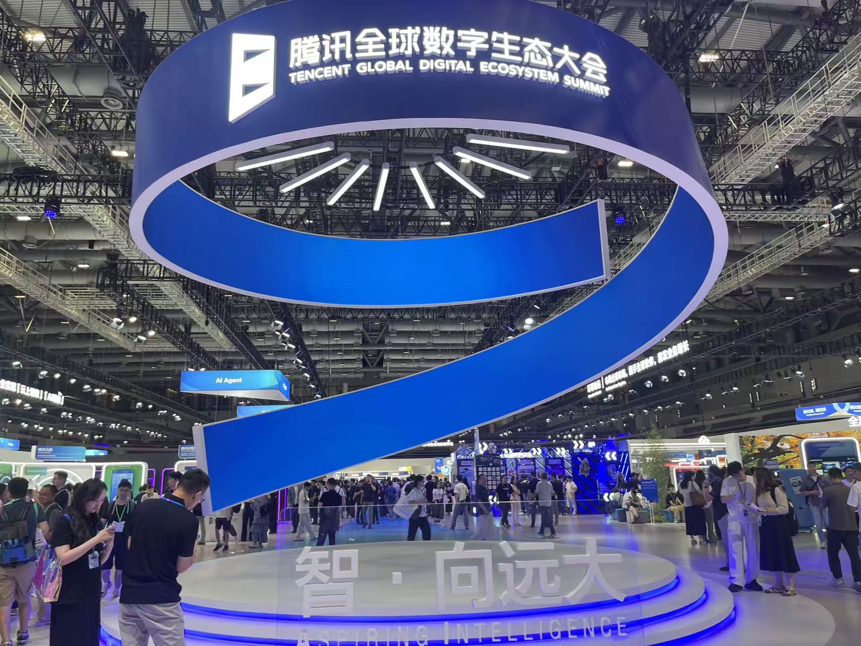 腾讯迈向6万亿市值：智能化与全球化双轮驱动！