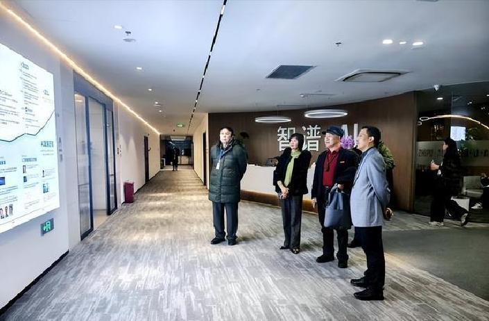 AI行业的生死对决：MiniMax面临巨头夹击，中国大模型能否逆势而上？