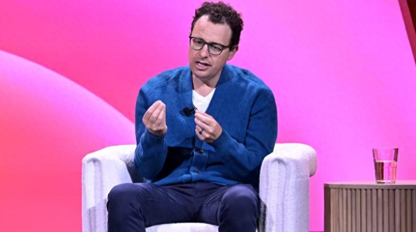 Claude的疯狂崛起：三年赚取700亿，现金流高达170亿！