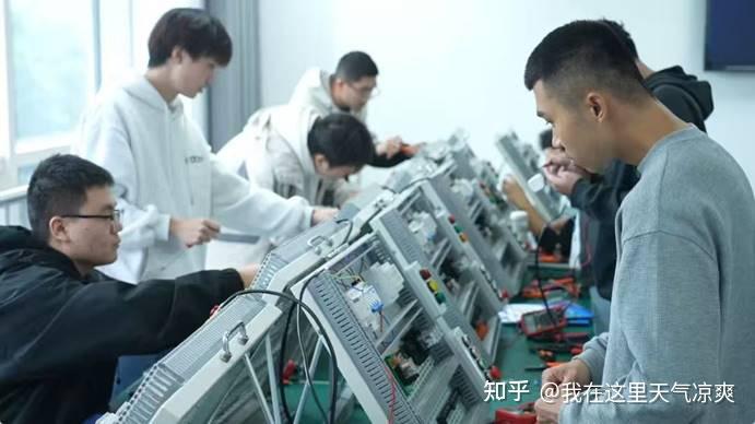 谁说带娃和赚钱不能双丰收？我用百度秒哒，助你轻松跨入高新产业！