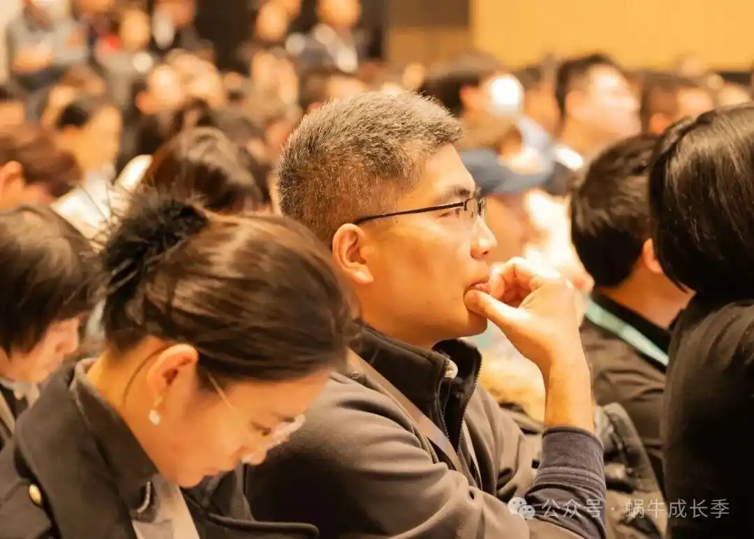 2025百度世界大会精彩瞬间：AI落地展现“效果涌现”的全新场景！