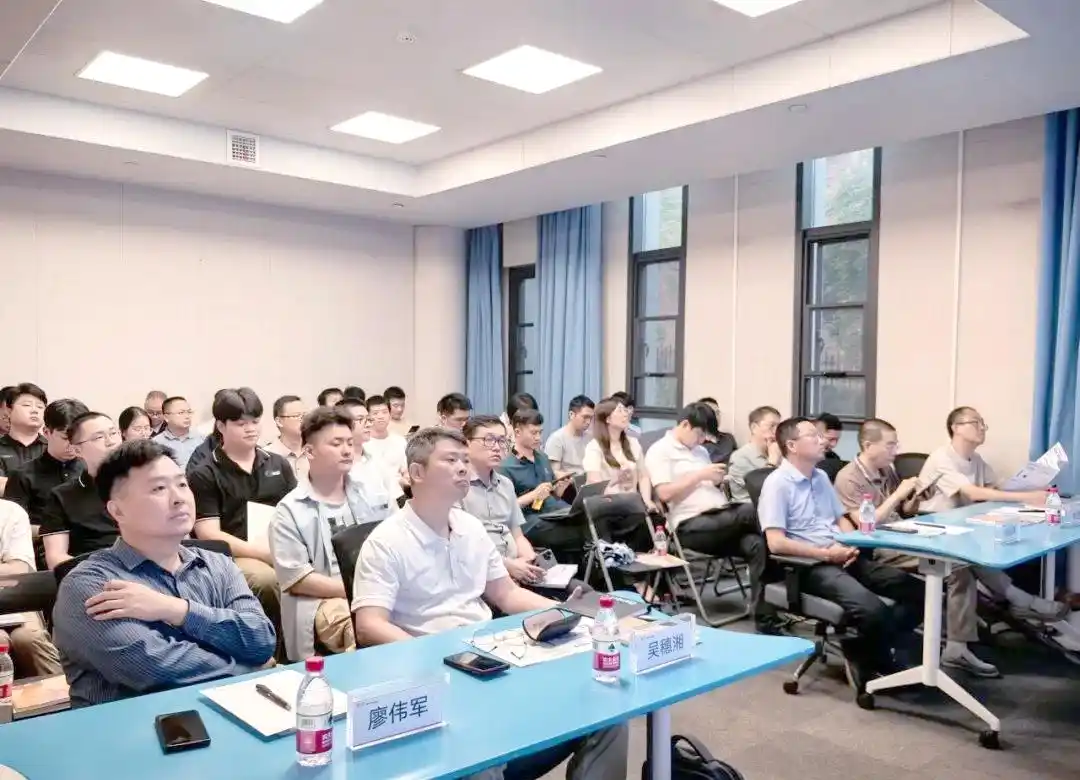 未来已来！一起探索AI技术如何引领智能开发的新纪元——广州软件协会与网易的精彩沙龙合作