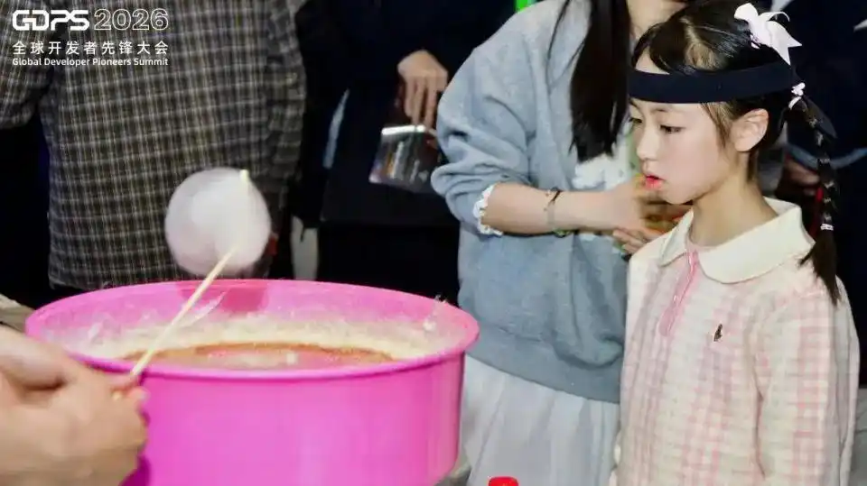 你知道吗？我竟然养了四只“龙虾”，它们居然能做这些有趣的事情！