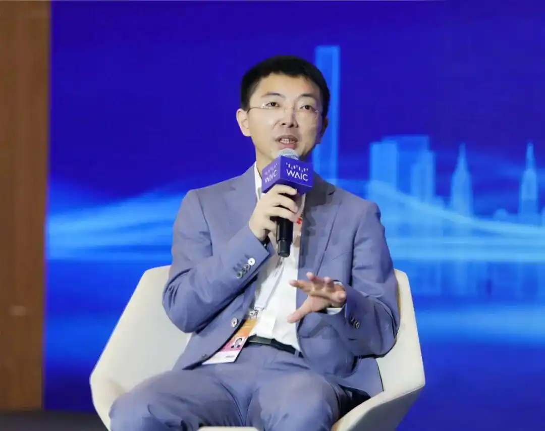 微信悄然推出“王炸”插件!大厂不再纠结模型,AI的“入口之战”火力全开!