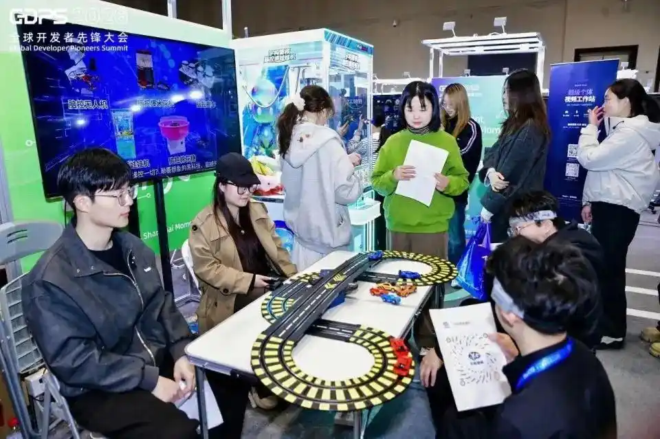 你知道吗？我竟然养了四只“龙虾”，它们居然能做这些有趣的事情！