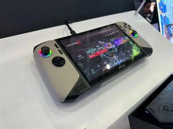 微星新掌机Claw 8 AI+来袭：首发下代酷睿Ultra 200V，真是让人期待！