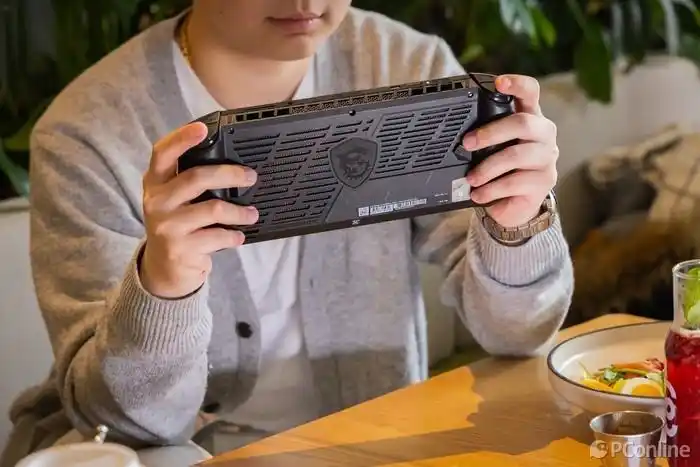 你绝对不能错过的微星Claw掌上游戏机：首款酷睿Ultra掌机带来的惊喜体验！