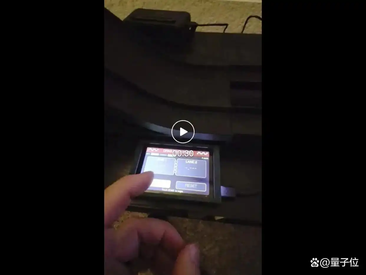 两个95后华人竟然打造出硬件版Clawdbot，售价只要1700元！